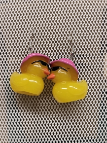 Pendientes duck con sombrero