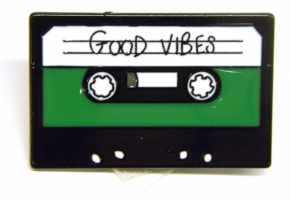 Pin Cinta cassette Good Vibes